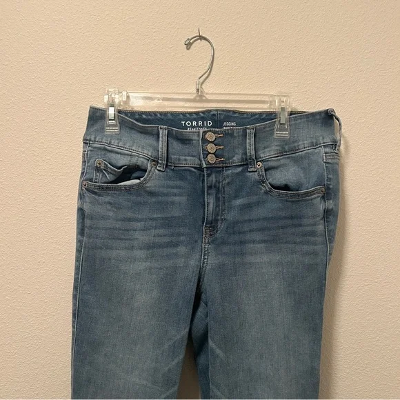 Torrid Jegging Women’s 12 XT Light Wash Blue Denim Premium Cotton Super Soft - Picture 2 of 7